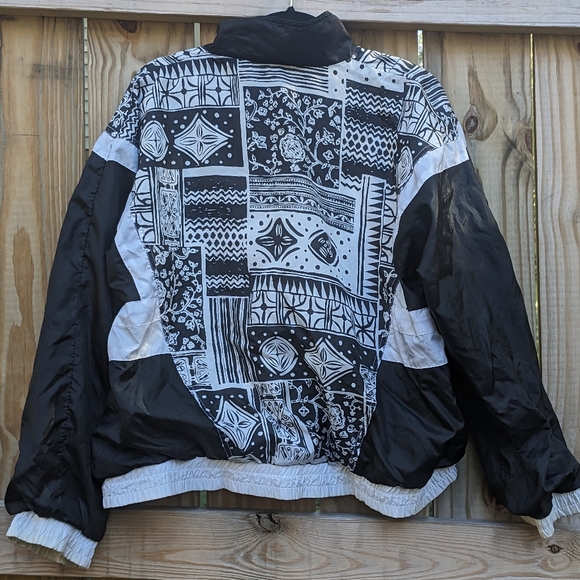 Vintage 80s/90s Metro Active Petite Black and White Windbreaker - Picture 2 of 4